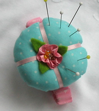 Flutterby Patch: Blossom-top pin cushion 'give-away
